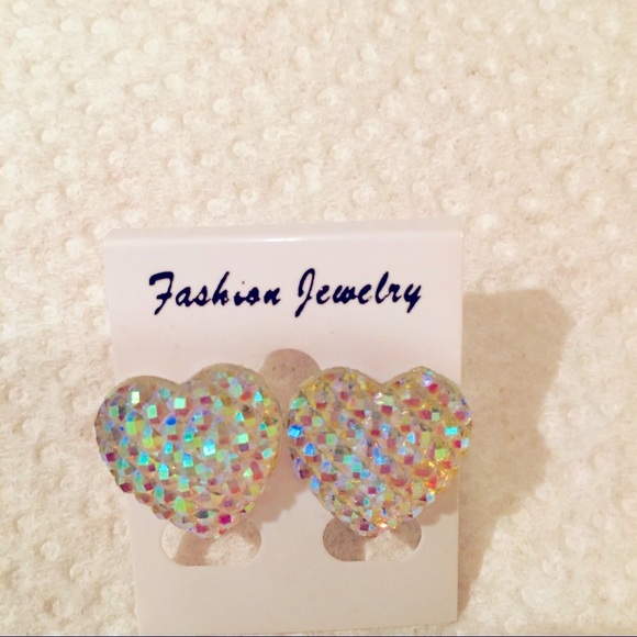 Earrings Hearts sparkly! Pierced studs. ADORABLE - Picture 3 of 4